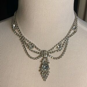 Vintage 1940’s Rhodium-plated rhinestone necklace